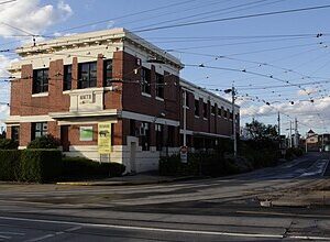 Caulfield to or from Melbourne Airport